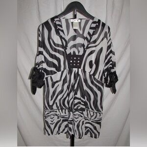 Chic Zebra Print Blouse with Black Accents